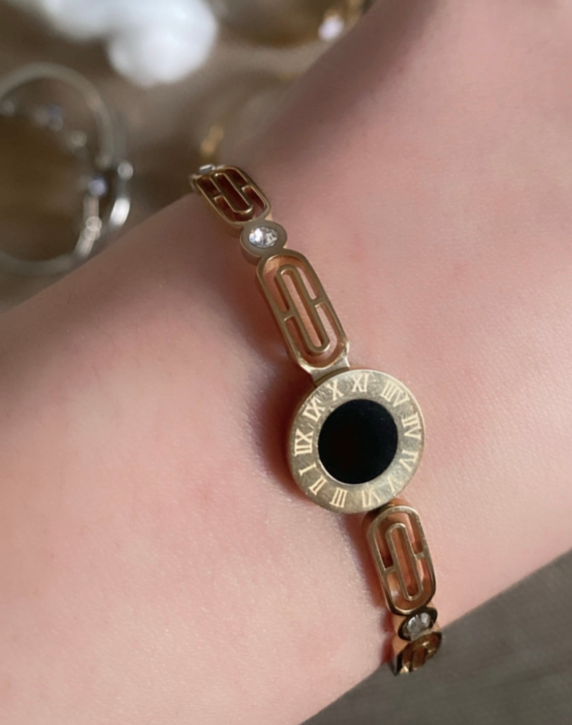 Roman Elegance Chain Bracelet – Gold Finis